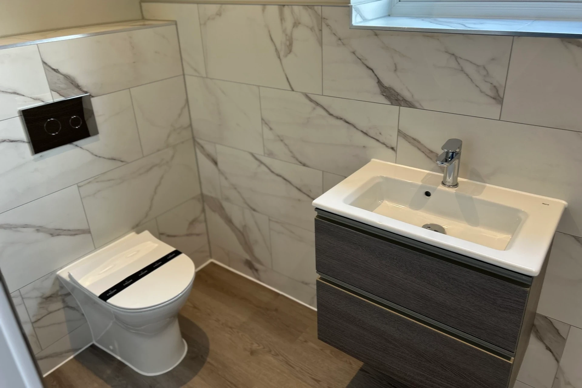 Brook-Place-The-Hever-Home-15-Bathroom