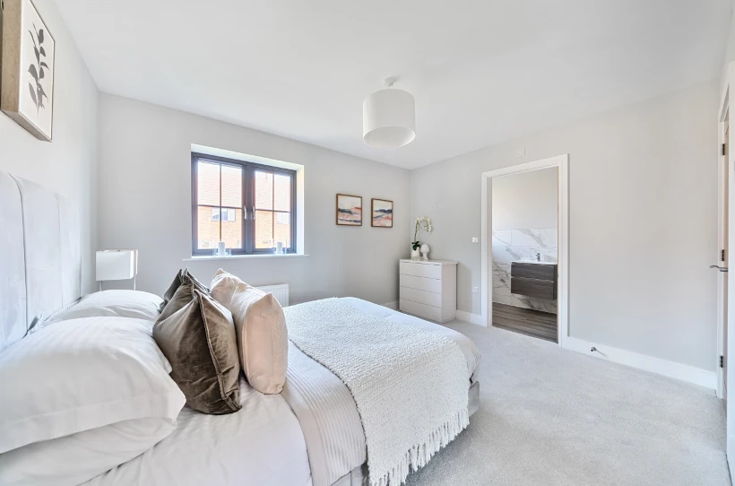 The-Ightham-Brook-Place-Bed1-2