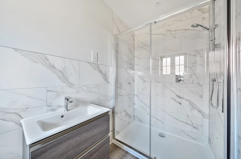 The-Ightham-Brook-Place-Ensuite2
