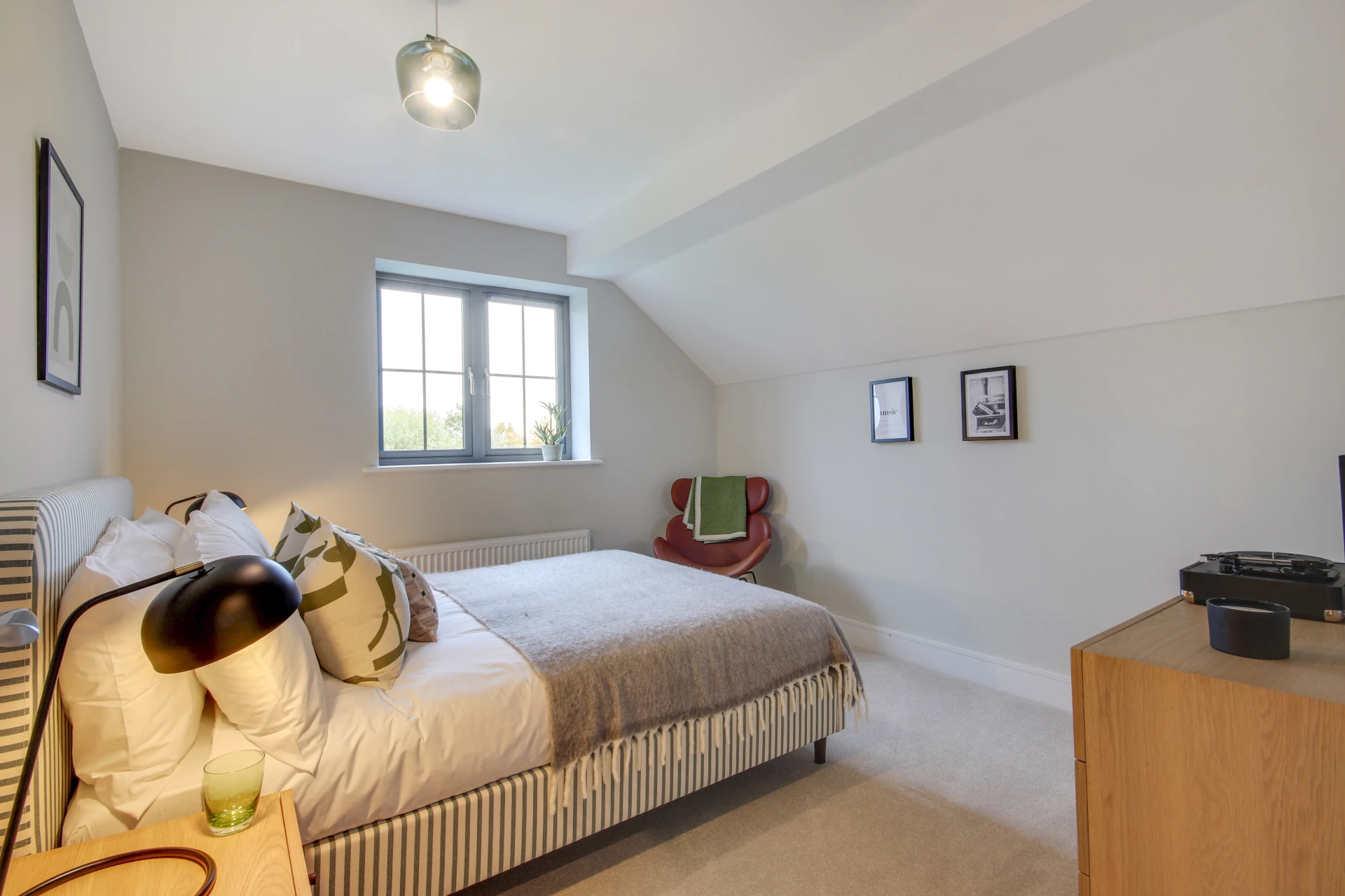 Brook-Place-Cleves-House-Gallery-18